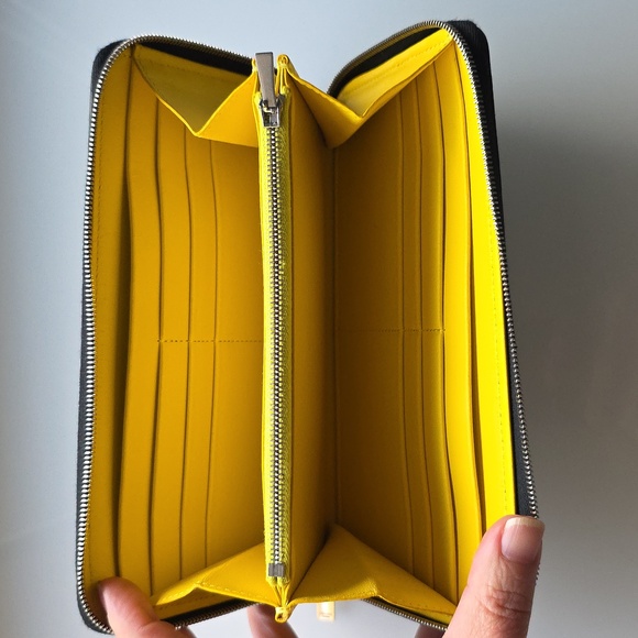 Celine Black Leather Wallet - Picture 9 of 13